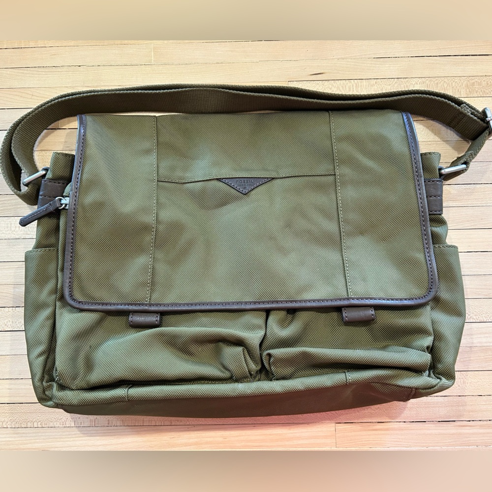 Fossil Messenger Bag